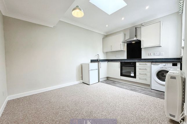 Flat 4, Rivendell Court, Farnborough photo 2