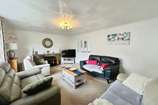 Lanteglos, 16 Tregenna Fields, Cornwall photo 2