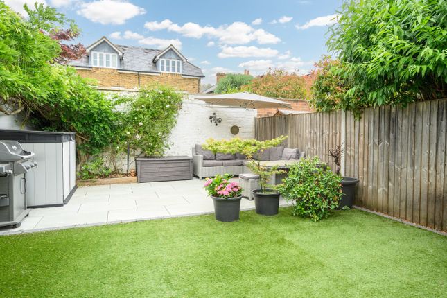 3, Albany Road, Hersham photo 4