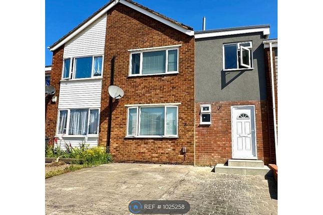 Thumbnail Room to rent in Seaford Close, Luton