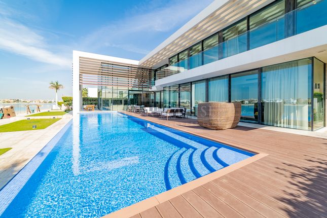 Thumbnail Villa for sale in Palm Jumeirah - Dubai - United Arab Emirates