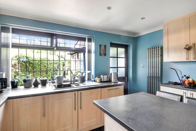 141, PENDAS WAY, LEEDS photo 4