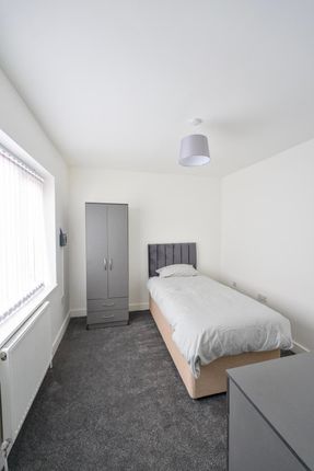 20, Company St - Let On 25 Year Hands Off Lease, Blackburn photo 2
