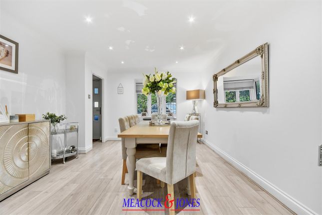 22, Wendover Gardens, Brentwood photo 4