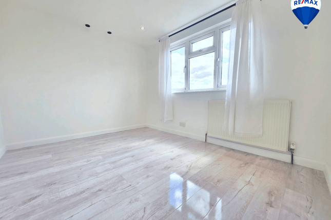 4, Longthornton Road, London photo 4