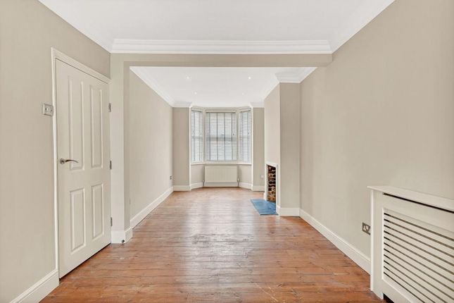 7, Cowper Street, Olney photo 3