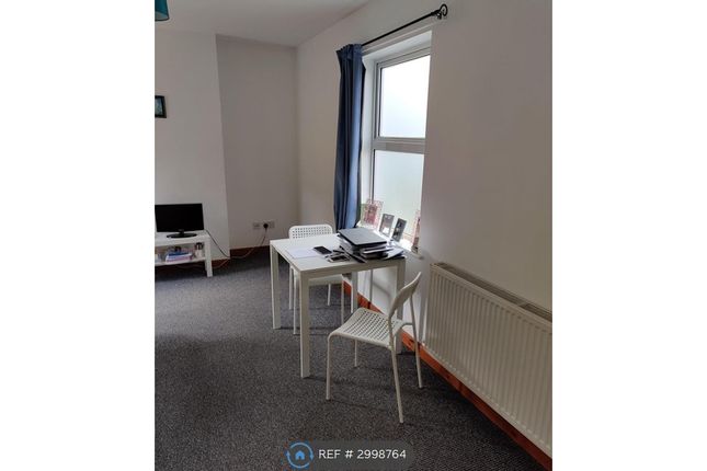 Flat, Broughton Road, Banbury photo 4