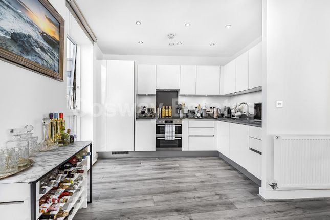 Flat 8, Garrison Heights, Millbrook Park, NW7, Mill Hill photo 3