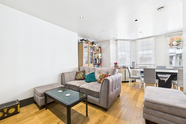 Flat 3, 1,, High Street, Hampton photo 3