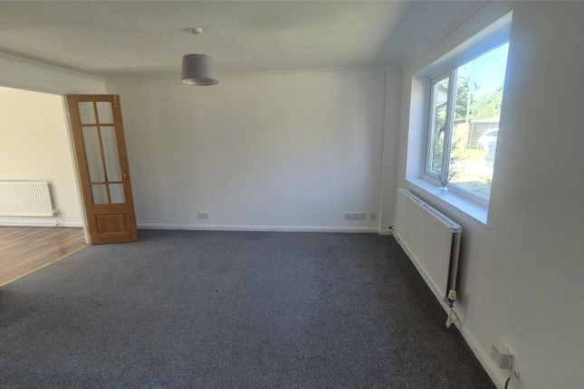 15, Gaskell Close, Alton photo 4