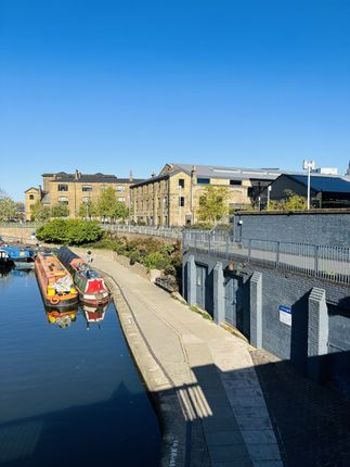 Flat to rent in Bryan Street, Islington