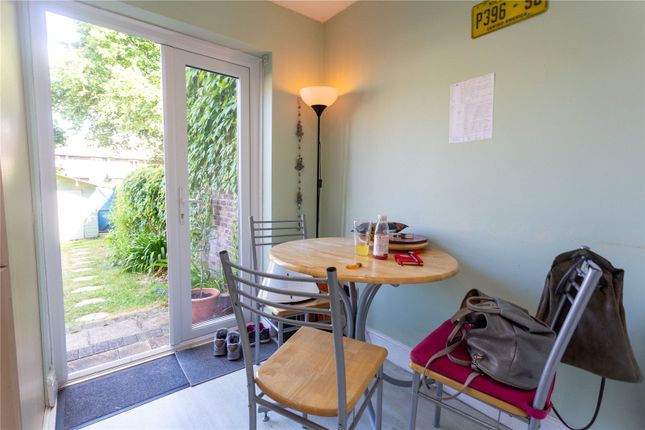 37, Timber Pond Road,, London, photo 2