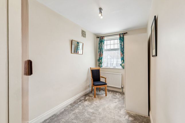 12, Kinross Close, Harrow photo 4