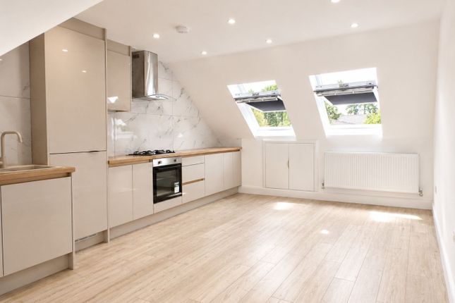 246 Chessington Road, Epsom photo 2