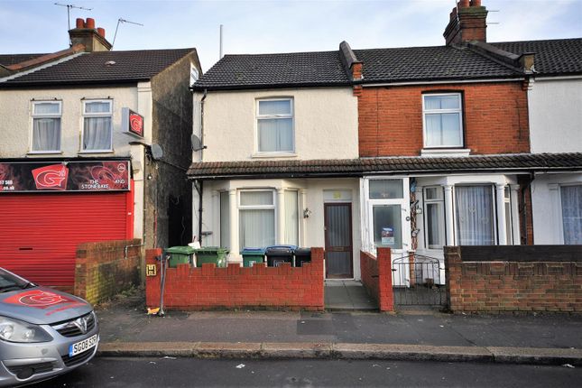 Thumbnail Flat for sale in Queens Avenue, Watford
