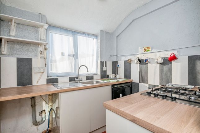 Melrose Close, Worcester photo 3