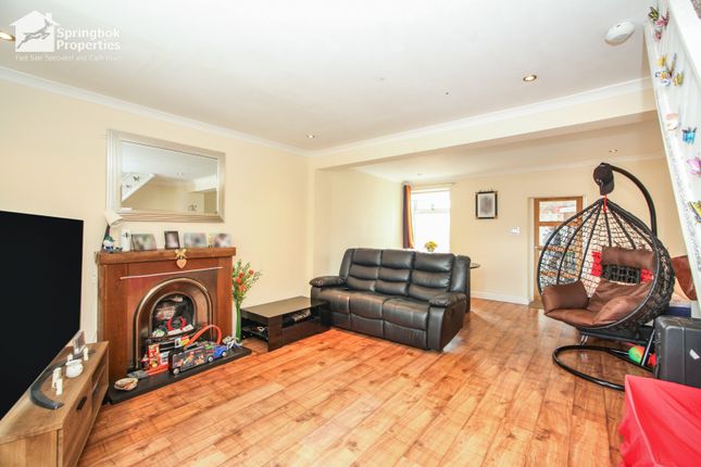 19, Navigation Street, Mountain Ash photo 3