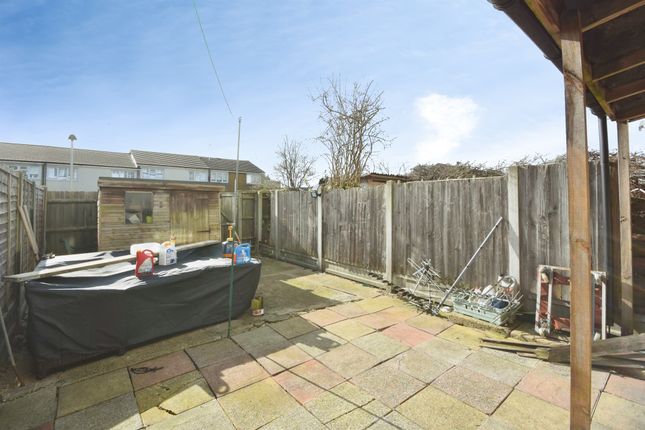 67, Southwark Path, Basildon photo 2