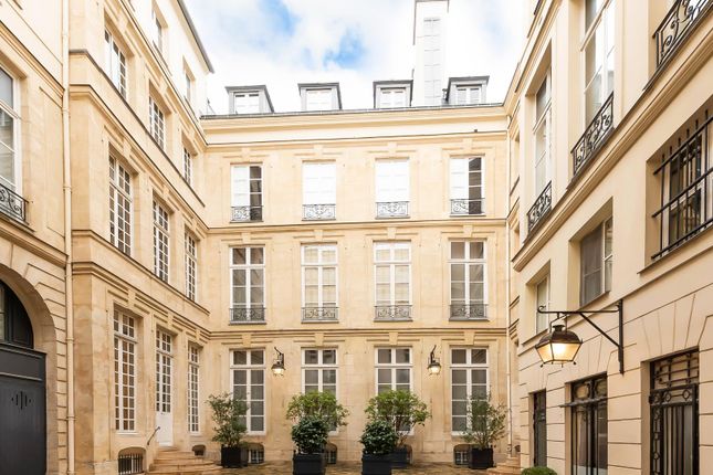 Apartment for sale in 7th Arrondissement, Paris, Île-De-France, France