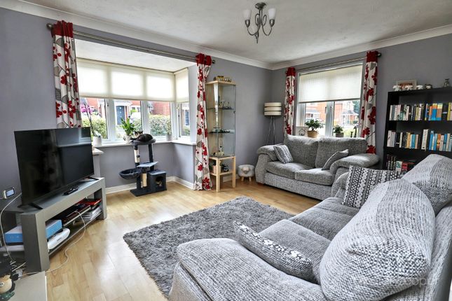 1 Upton Drive, Nuneaton, Warwickshire photo 2