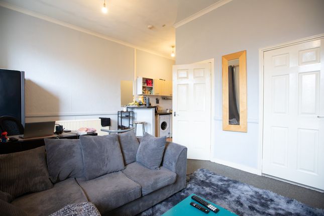 4, Flat 1, Crossgates, Larkhall photo 4