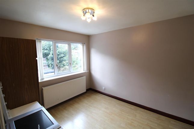 Property for sale in Thanes Close, Birkby, Huddersfield