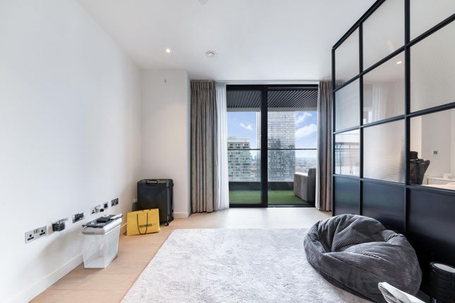 Flat 3508 Bagshaw Building 1, Wards Place, London photo 4
