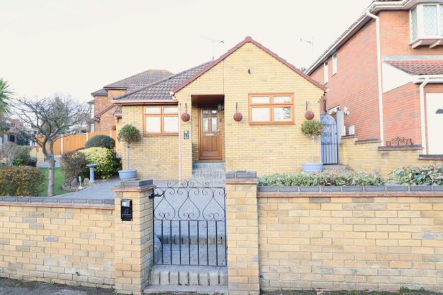 47, St Marys Drive, Benfleet photo 4