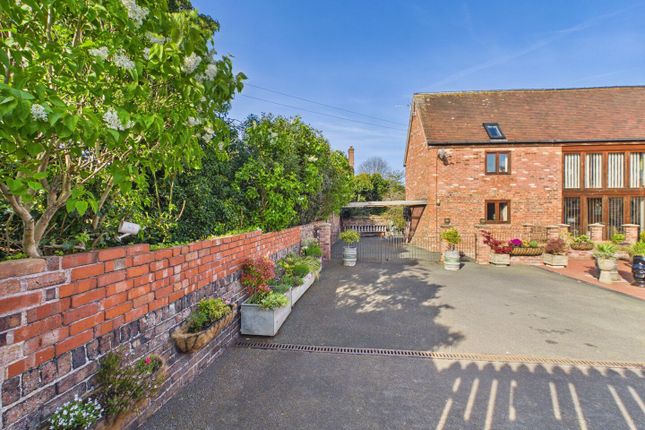 1 Barn Court, Church Street, Broseley photo 2