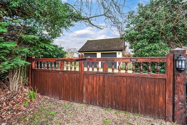 Laurel Cottage, Ravens Green, Colchester photo 4