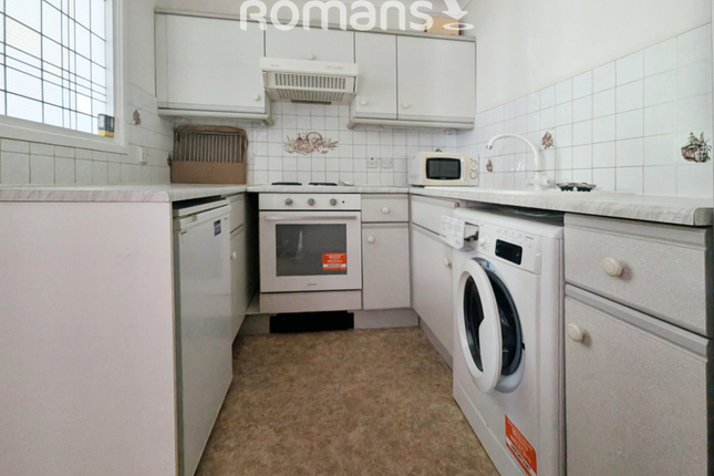Flat 26, Kingfisher Court, High Wycombe photo 3