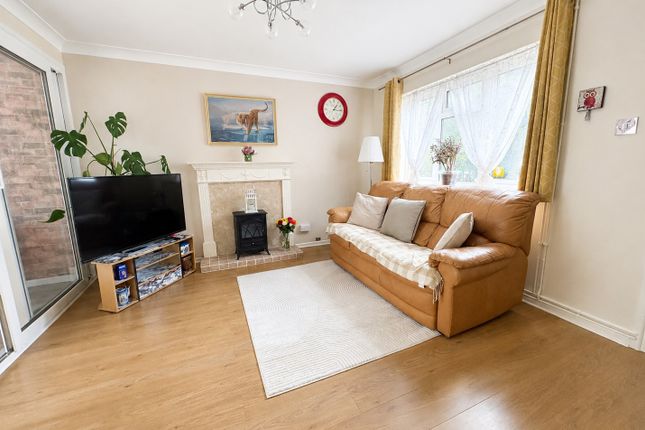 8 Swallow Close, Flitwick, Bedfordshire photo 4