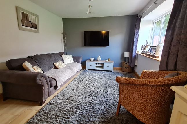 18 Morehall View, Sheffield photo 4