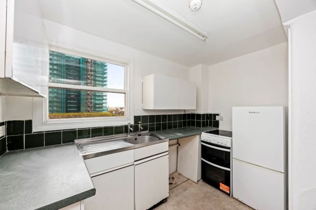Flat 14 Dunblair Court, 43-44 Upper Rock Gardens,, Brighton photo 3