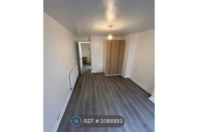 Goldsboro Road, London photo 4