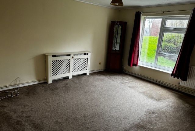 Flat to rent in Withywood Drive, Telford, Shropshire