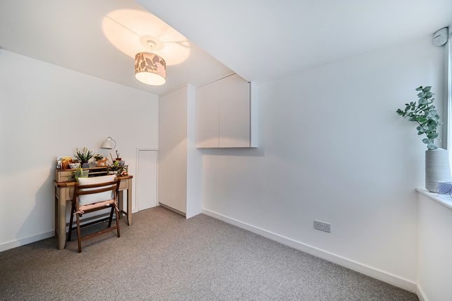 3-bed detached on 28, Acacia Close, Stanmore, £700,000