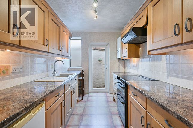8 Salisbury Road, Worcester Park photo 4