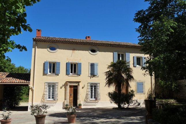 Thumbnail Commercial property for sale in La Tour d Aigues, The Luberon / Vaucluse, Provence - Var