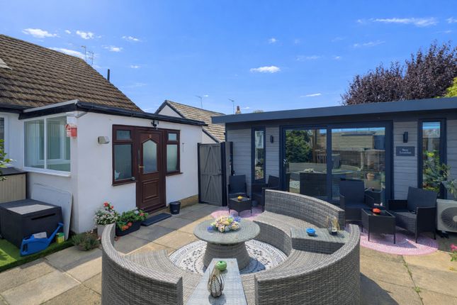 20, WOOD VIEW GROVE, BRIGHOUSE photo 3