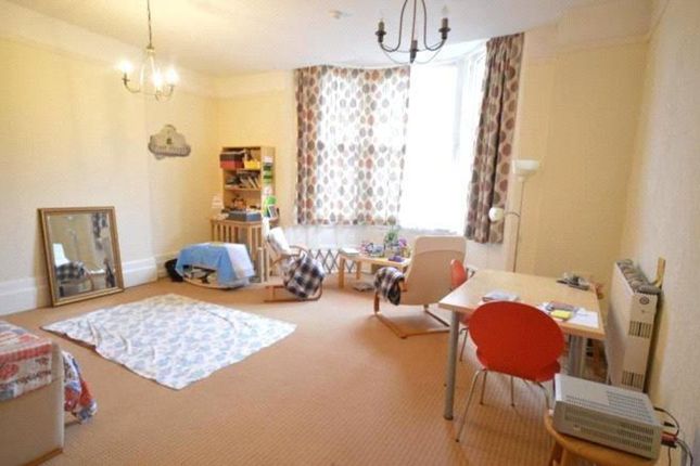 Flat A - 6 Richmond Road, Cathays, Cardiff photo 2