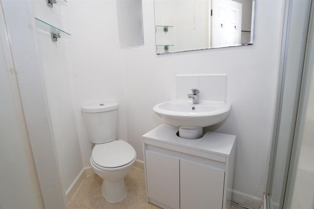 2a, Apperley Road, Bradford photo 5