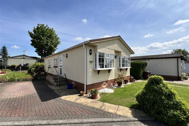 Thumbnail Mobile/park home for sale in Oakwood Close, Knottingley