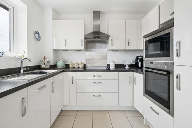 17 Blyton House, Marlow Road, Bourne End photo 3