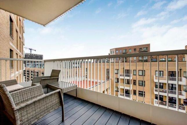 2-bed flat on Kingsland Court, London, £550,000