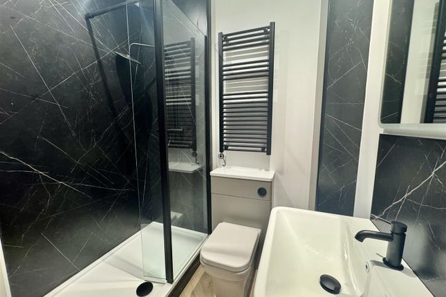 Flat 1, 50-51, Albemarle Crescent, Scarborough photo 4