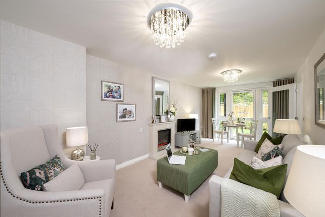 Flat 33, Manns Lodge, Cranleigh photo 2