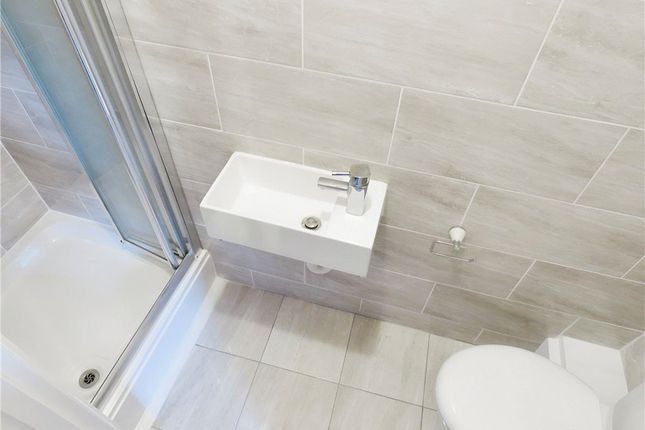 Room 3, 13, Cavendish Road, London photo 4