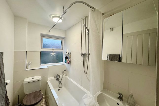 32, Sturley Close, Kenilworth photo 4