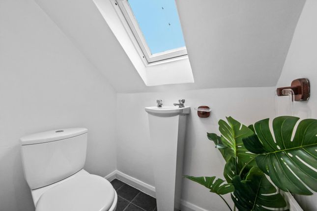 Room 3, 3a,, Boileau Road, London photo 4